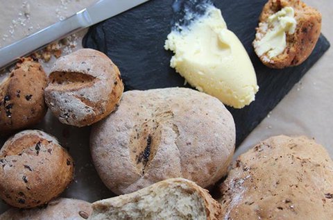 Kenyér, kovász, sajt, vaj, házi joghurt készítő kurzus