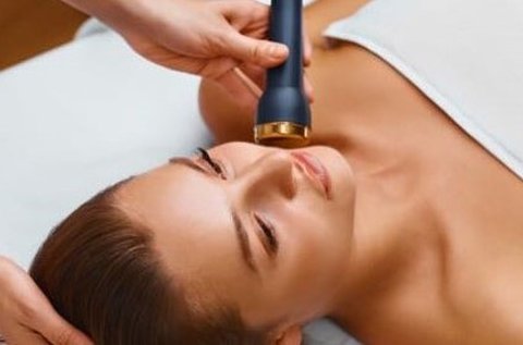 Feszesítő, hidratáló Dermalift arckezelés