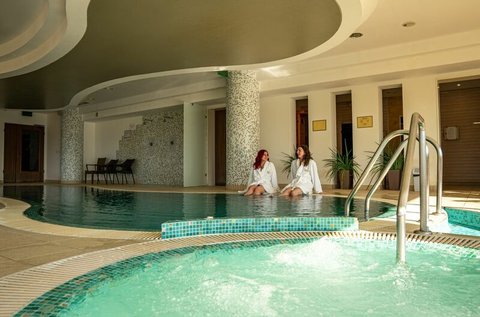 4 csillagos kikapcsolódás Zsámbékon, hétvégén is