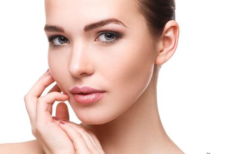 Bőrfiatalító arckezelés hiarulonsavas formulával