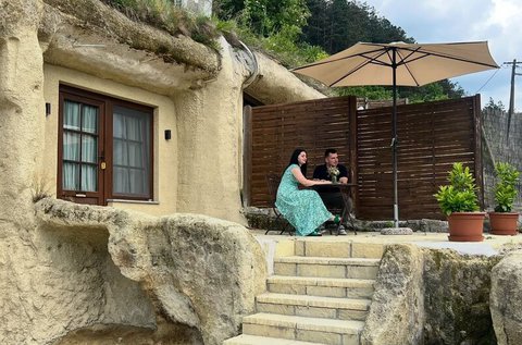 Egy éjszakás barlangi pihenés Sirokon