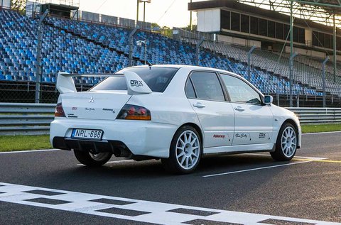 4 körös Mitsubishi Lancer EVO IX vezetés