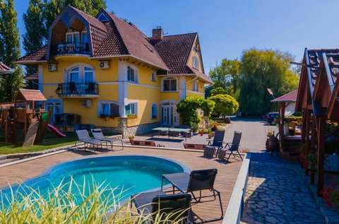 Nyárköszöntő lazítás Balatonföldváron