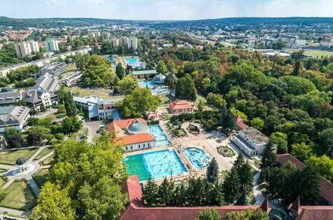 4 csillagos nyári fürdőzés Egerben, hétvégén is