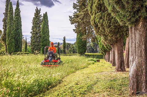 Fűnyíró traktor vezetés 60 percben Nagytarcsán