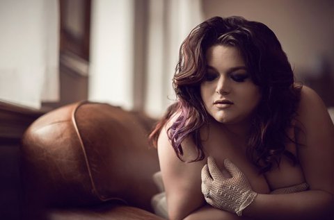 Önbizalomnövelő, művészi plus size fotózás