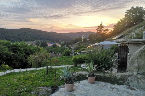 Barlangi pihenés Sirokon