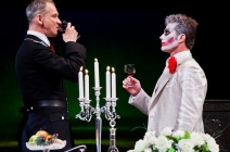 Nézd meg a Mephisto című előadást Stohl András főszereplésével a Vígszínházban (ma este 19:00-kor)!