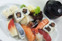 Hódolj a japán gasztronómiának! 5 fogásos autentikus Sushi Mánia menü miso levessel, desszerttel és japán szilvaborral