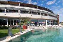 Exkluzív wellness vakáció Balatonfüreden! 4 nap, 3 éjszaka 2 fő részére félpanzióval, szolárium használattal (július 1-ig)