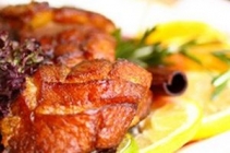 Pálinka vacsora féláron a Rézangyal Mediterrán Bistro-ban, a Liszt Ferenc téren! Magyaros bőség tál 2 fő részére fejenként 3x2 cl pálinkával 15.000 Ft helyett 7.500 Ft-ért 