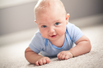 30 részes gyermek biztonsági készlet konnektor fedő dugóval, sarok lekerekítővel, fiók zárral, hűtő retesszel, becsapódás gátlóval és wc-tető zárral