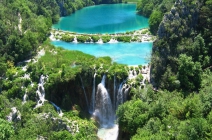 Fedezd fel a Plitvicei-tavak lenyűgöző világát Horvátországban! 1 napos buszos kirándulás 1 fő részére idegenvezetéssel (08.09-től, több időpontban, a belépőket nem tartalmazza)