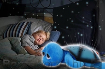 Varázsolj csillagokat gyermeked hálószobájába! Bociszemű világító teknős 4 beépített dallammal, kék, rózsaszín és sárga színben