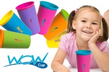 Kiömlésbiztos Wow cup! baba- és gyermekpohár a pohárból való ivás valódi élményével