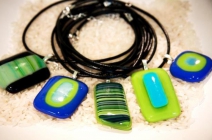 Viselj trendi ékszereket! Otthoni üvegékszer készítő szett micro fusing kemencével, üveglapokkal, dekorbuborékkal, üvegvágóval, szerelékekkel