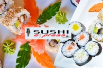 Eredeti sushi-lakoma akár az otthonodban! 35 db-os sushi válogatás Wakame salátával