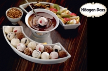 Häagen-Dazs jégkrém fondü 2 fő részére forró belga csokival, friss gyümölcsökkel