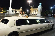 Vigyél egy kis csillogást az életedbe! 1 órás VIP limuzin bérlés maximum 8 fő részére ajándék 1 üveg pezsgővel
