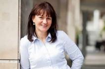 Jegyek Tapolyai Emőke klinikai és pasztorál pszichológus Az elengedés gyakorlata című előadására, az IBS színpadra (február 19-én 18:00-kor)