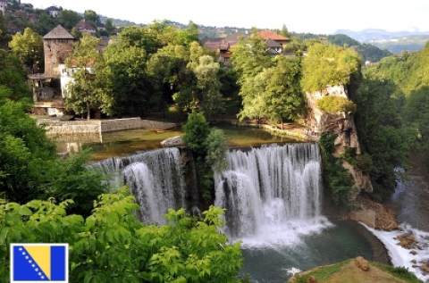 Buszos utazás a boszniai Jajce-vízeséshez