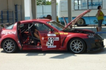 Száguldás, adrenalin, sebességmámor! 5 kör élményautózás egy 220 lóerős Mazda RX8-as versenyautóval 60.000 Ft helyett 29.900 Ft-ért a Kakucs-Ringen