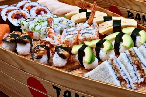 50 db-os sushi kóstolóhajó 4 fő részére