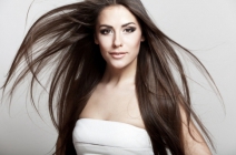 Felejtsd el a mindennapi hajvasalást! Brazil keratinos hajkiegyenesítés bármilyen hosszú hajra 18.000 Ft helyett 8.900 Ft-ért a Stúdió M szalonban