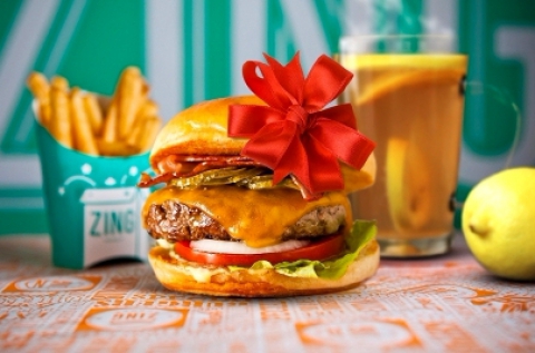 Original, BBQ vagy Chili burger sültkrumplival