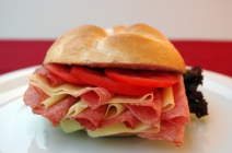 Próbáld ki az igazi osztrák ízeket! Ínycsiklandó Leberkäse szendvics + 5 dl almafröccs