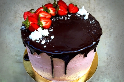 12 szeletes torta 4 féle ízben, minőségi alapanyagból