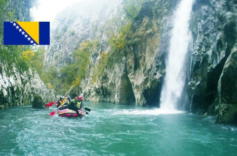 Rafting-élmény Boszniában, a Neretva-völgyben