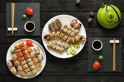 7 fogásos páros japán menüsor sushi tállal