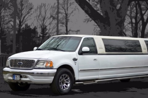 15 személyes Ford Expedition limuzin bérlés