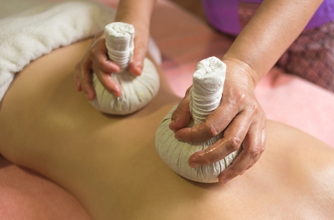 Thai herbál labdacsos masszázs tanfolyam