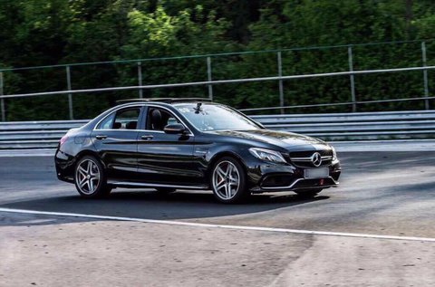 6 körös Mercedes C63 AMG élményvezetés