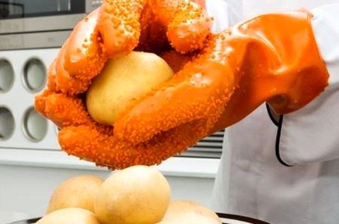 Krumplihámozó kesztyű narancssárga színben
