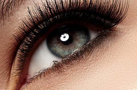 Flat szálas műszempilla felhelyezés a dús pillákért