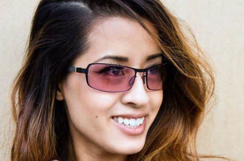 Fényre sötétedő dioptriás szemüveg