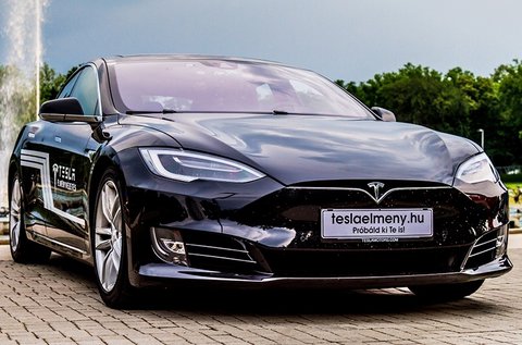 Tesla Model S élményvezetés 60 percben