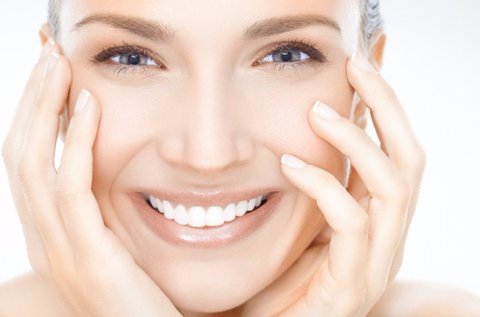 Fogkő-eltávolítás airflow-val és polírozással 