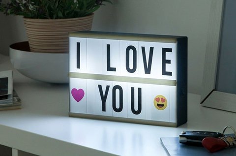 Világító LED tábla 60 db-os karakterkészlettel