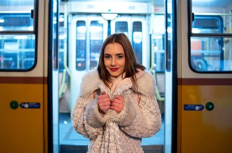 Művészi portréfotózás éjjeli vagy nappali fényekben