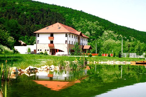 Sátoraljaújhelyi pihenés Bambi Állatfarm belépővel