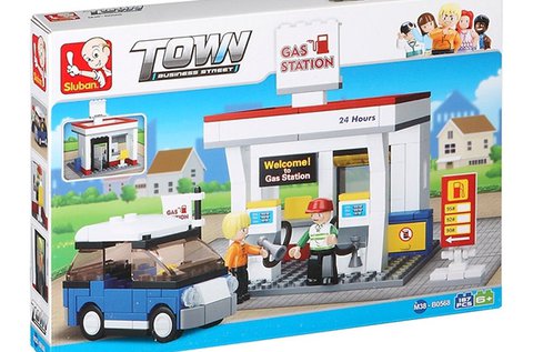 167 db-os benzinkút építőjáték autóval