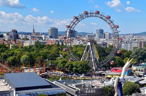 Bécsi utazás csokigyár és vidámpark látogatással