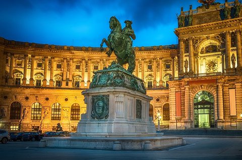 Októberi kirándulás Bécsbe Hofburg látogatással