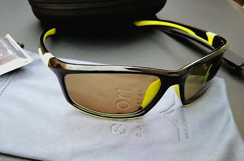 OptiSwiss egyedi dioptriás ívelt sportszemüveg