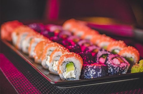 30 db-os sushi bőségtál makikkal és nigirikkel