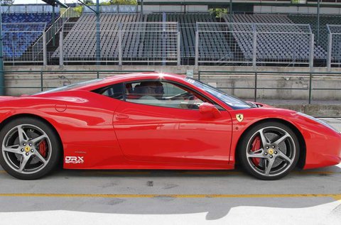 Vezess egy 570 LE-s Ferrari 458 Italia-t Örkényben!